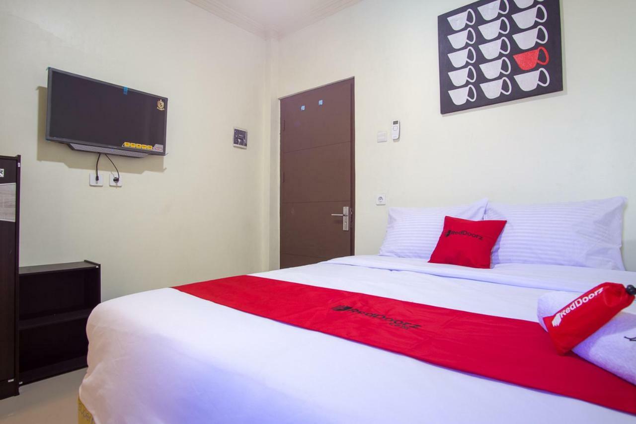 Reddoorz Near Taman Kota Ternate Hotel Luaran gambar